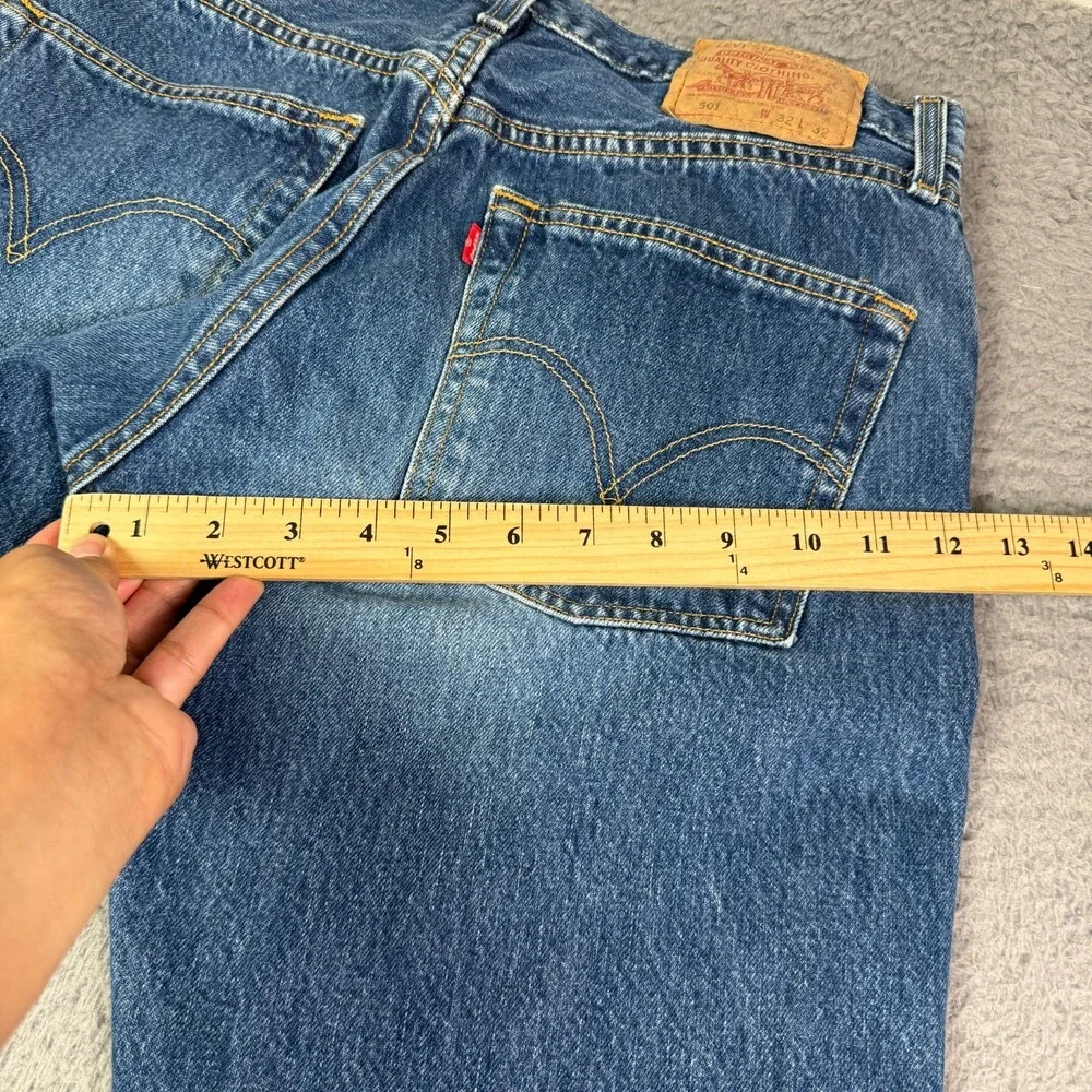 Vintage Levis 501 Jeans Mens 32x32 Blue Button Fly Denim Classic Straight Y2K